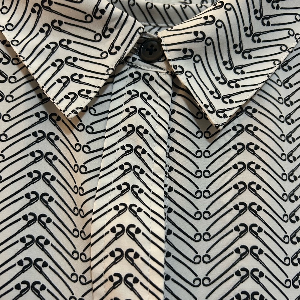 Ellen Tracy Safety Pin Button Top - Picture 3 of 7